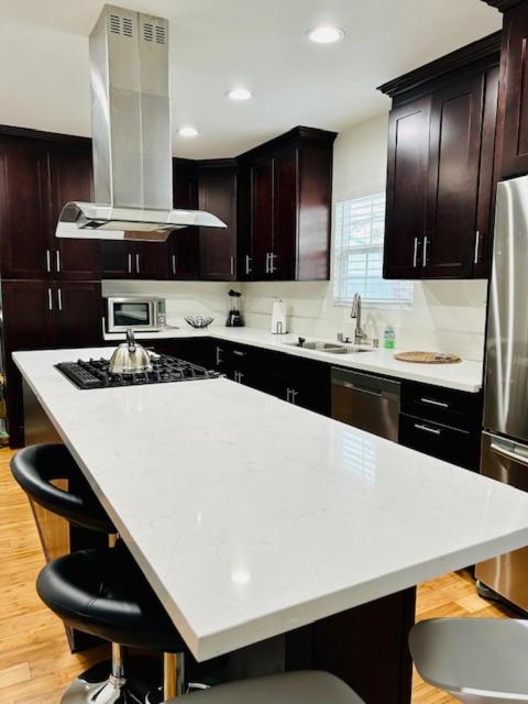 Gated Contemporary 3 Bedroom - 2 Bathroom Home In South La Plus Parking Los Ángeles Exterior foto